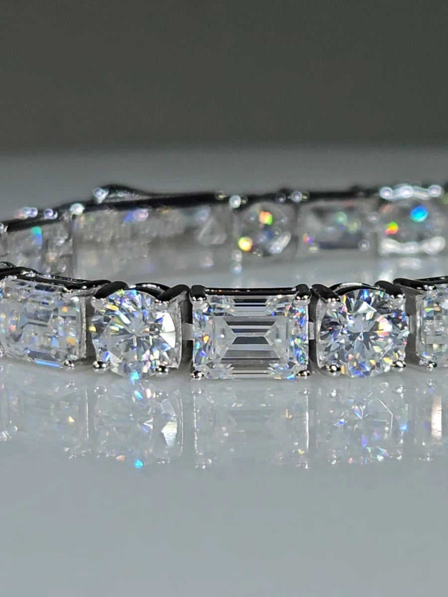 Cuff bracelet by Yoshan, detail view 2