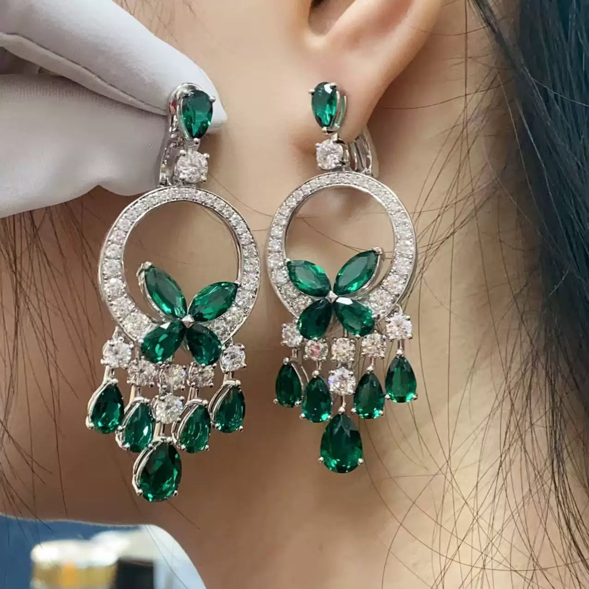 Drop earrings by Yoshan, detail view 2