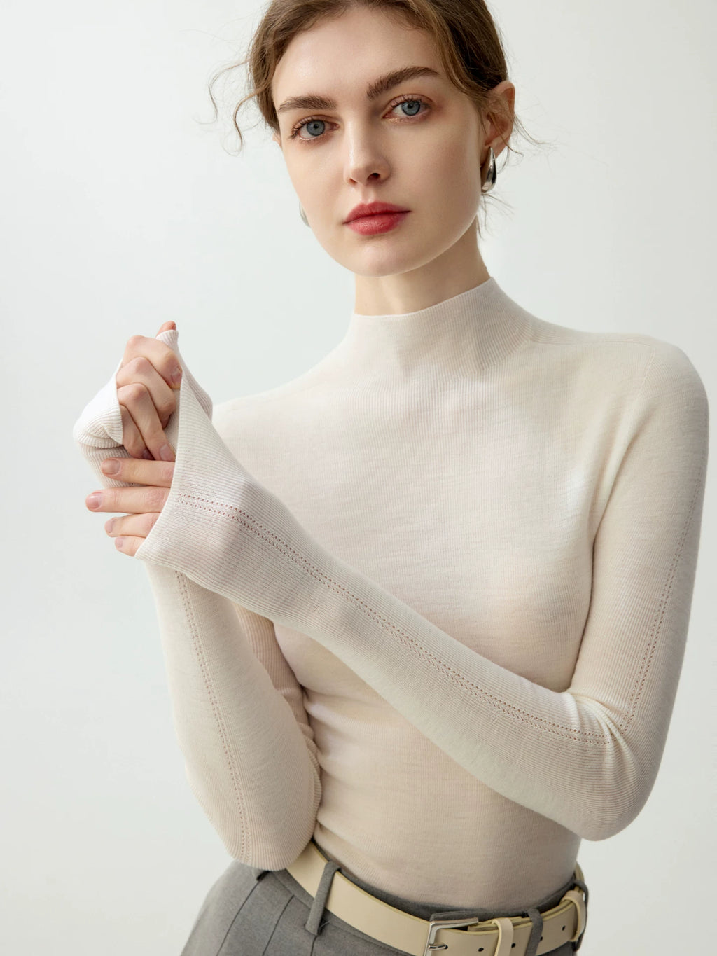 Women's Wool Slim-Fit Cutout Sweater Knit Pullover Top for Fall Winter Spring Travel Office Everyday Date Night