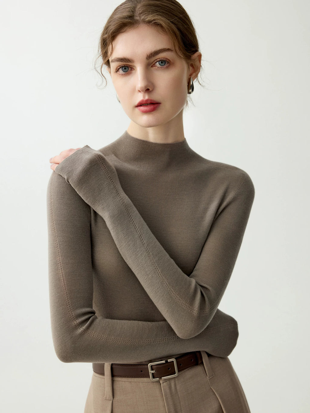 Women's Wool Slim-Fit Cutout Sweater Knit Pullover Top for Fall Winter Spring Travel Office Everyday Date Night