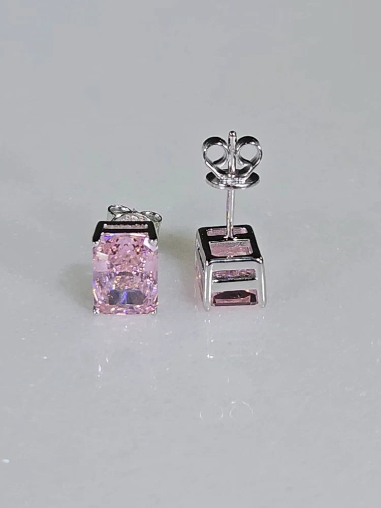 Stud earrings by Yoshan, detail view 2