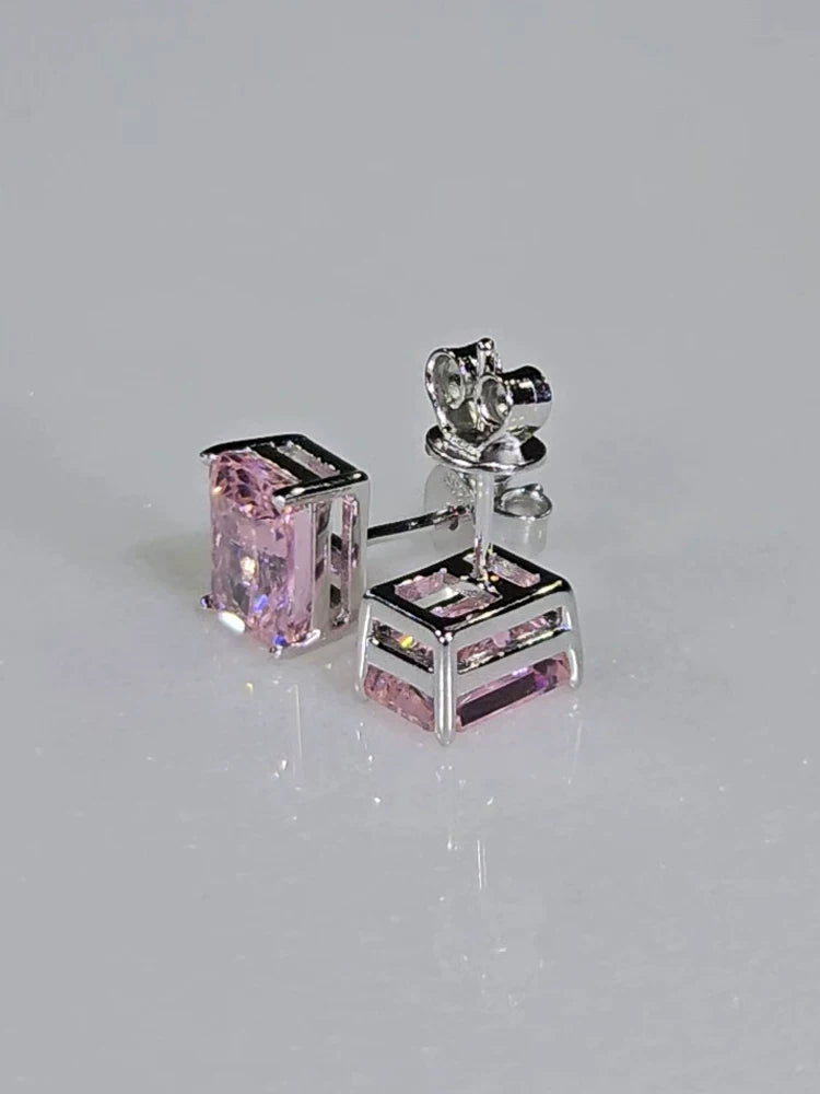 Stud earrings by Yoshan, detail view 3