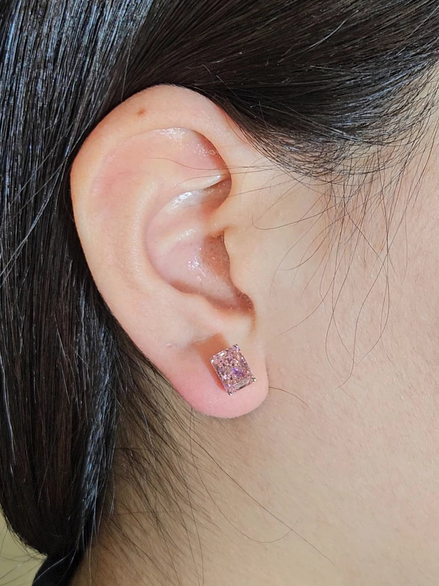 Stud earrings by Yoshan, detail view 5