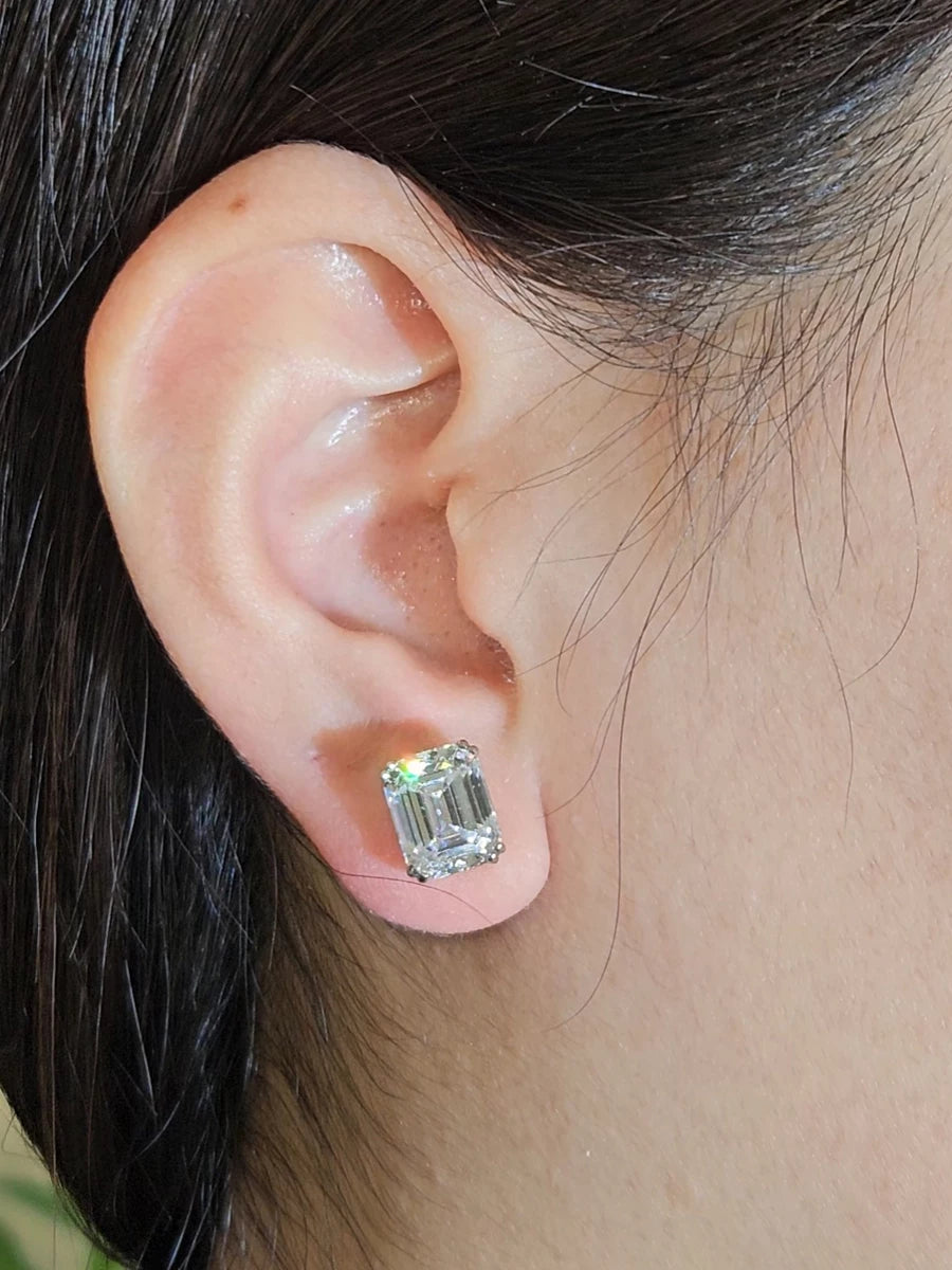 Stud earrings by Yoshan, detail view 5