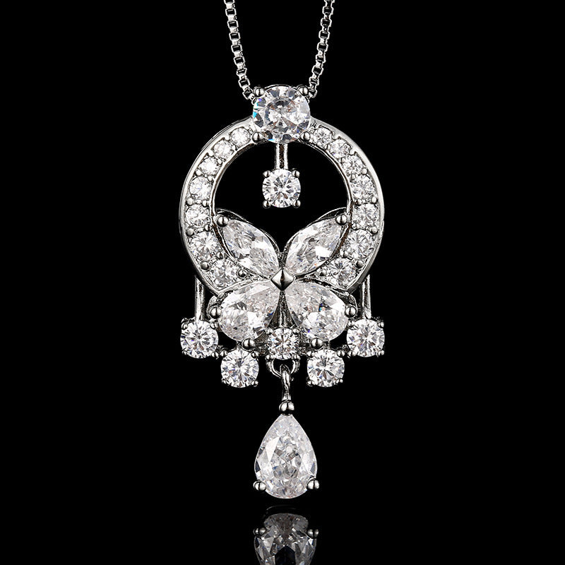 Crystal retro earrings by Yoshan, detail view 4