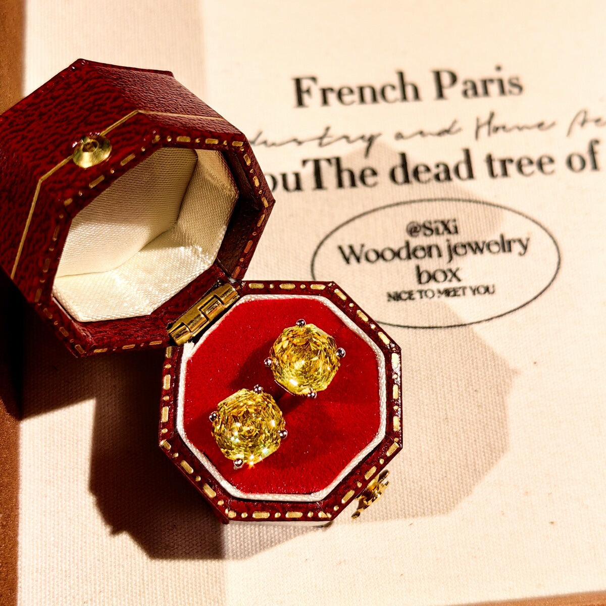 Stud earrings by Yoshan, detail view 6