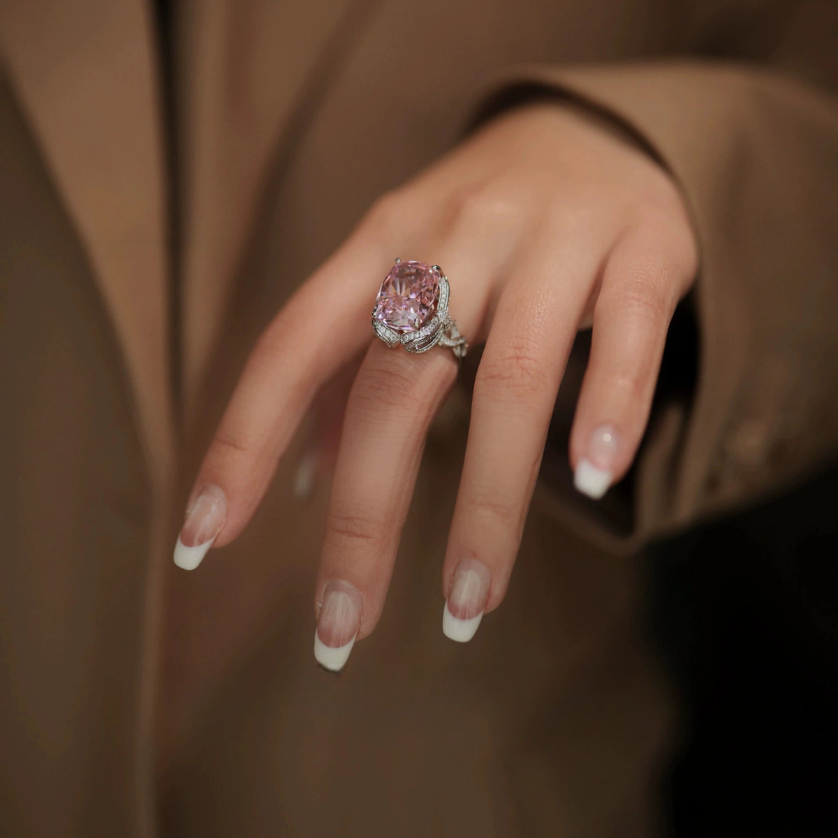 French-inspired ring by Yoshan, detail view 2