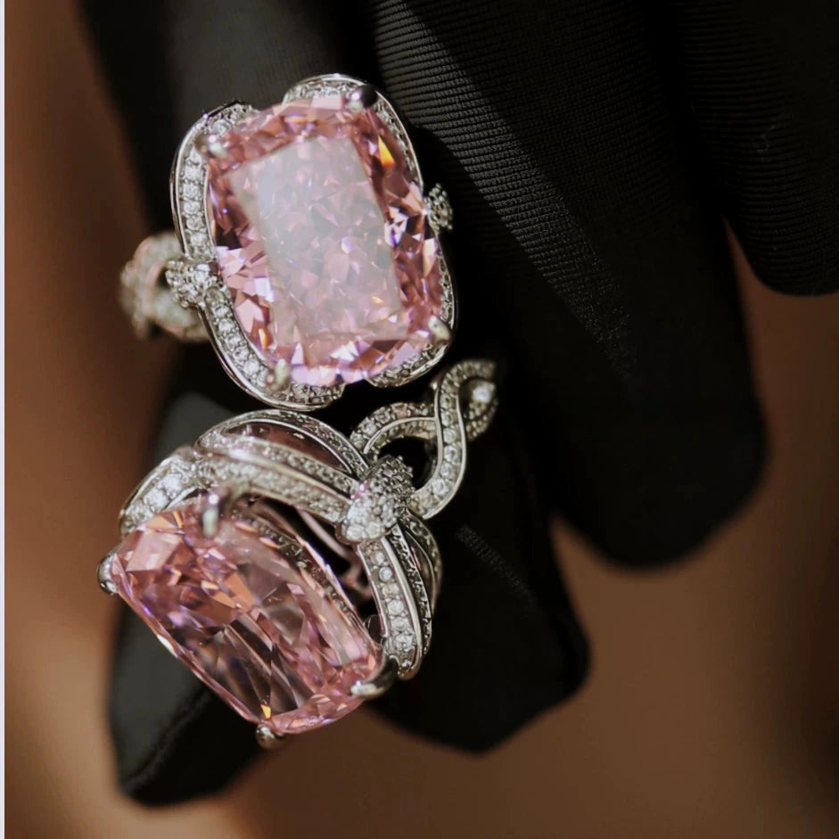 French-inspired ring by Yoshan, detail view 3
