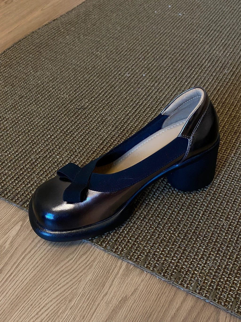 Chunky Sole Leather Petite Pumps for Women