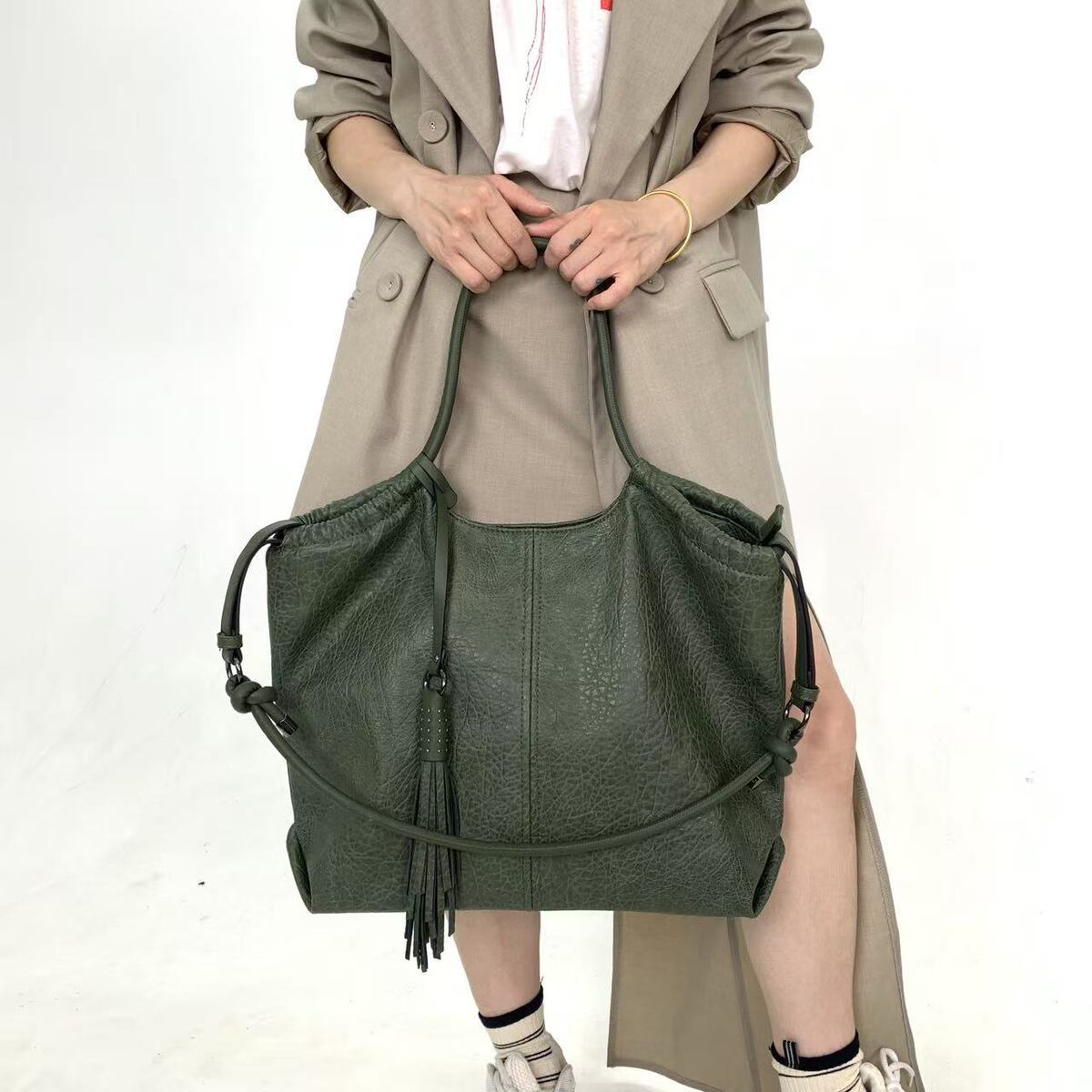 Women's Large-Capacity Minimalist Tassel Tote Bag Shoulder Crossbody Purse Work and Travel Office