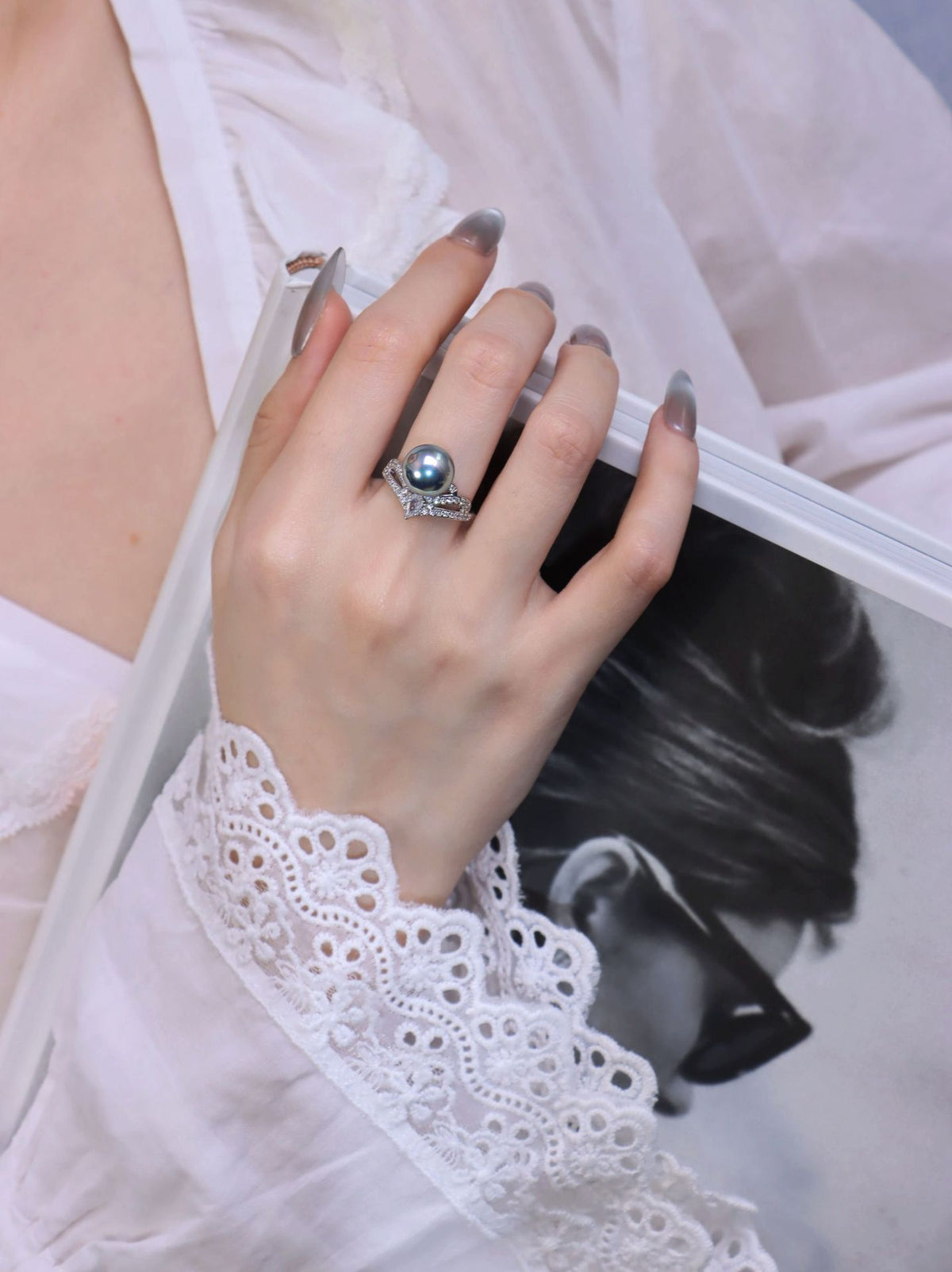 Cubic zirconia jewelry set by Yoshan, detail view 2