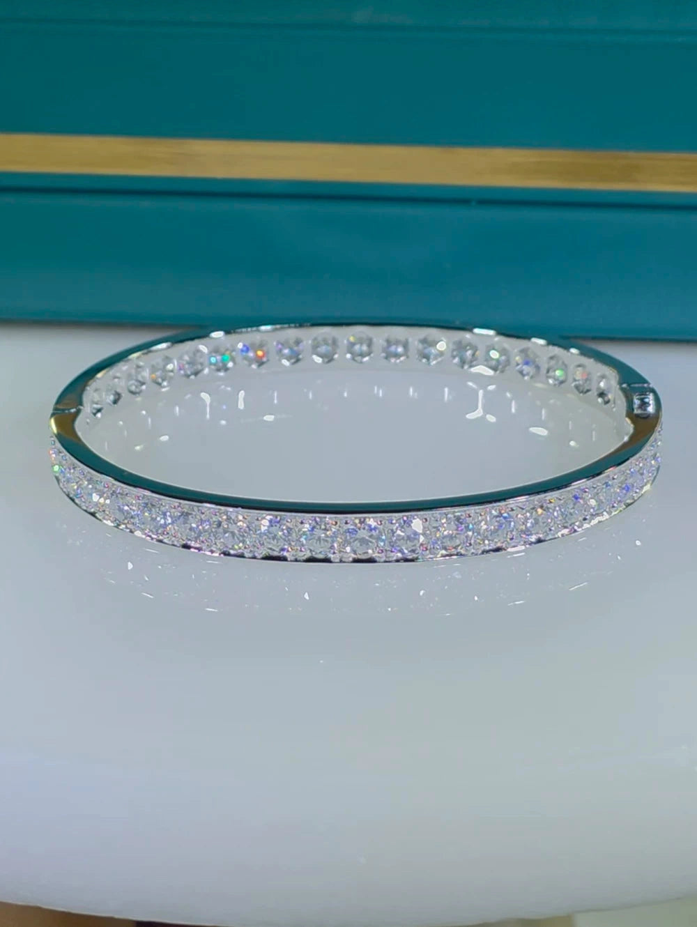 Cuff bracelet by Yoshan, detail view 17