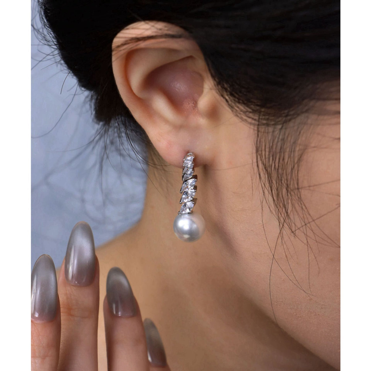 Pearl stud earrings by Yoshan, detail view 6