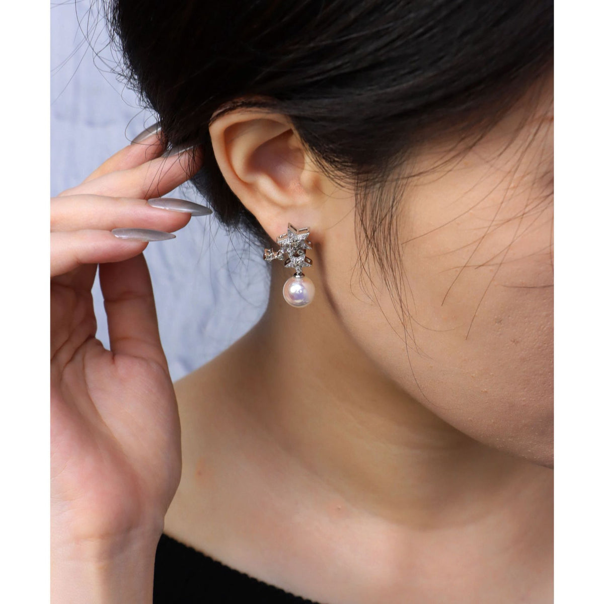 Pearl stud earrings by Yoshan, detail view 6