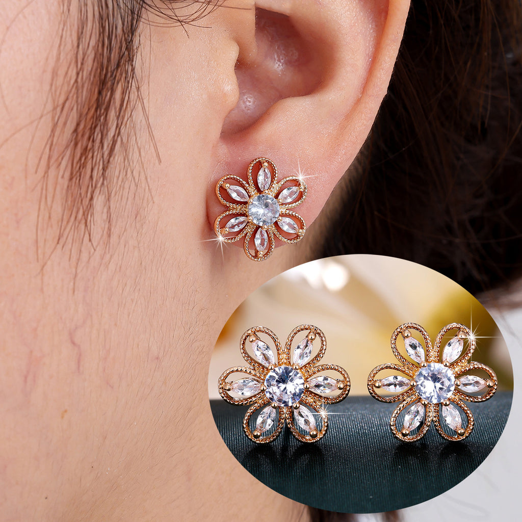 Floral stud earrings by Yoshan, detail view 6