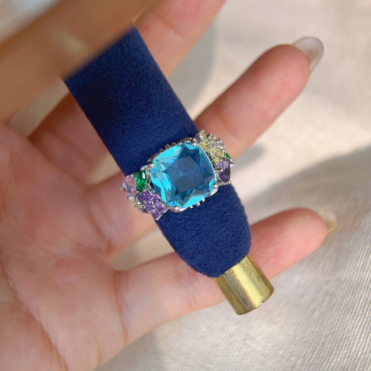Cubic zirconia jewelry set by Yoshan, detail view 3