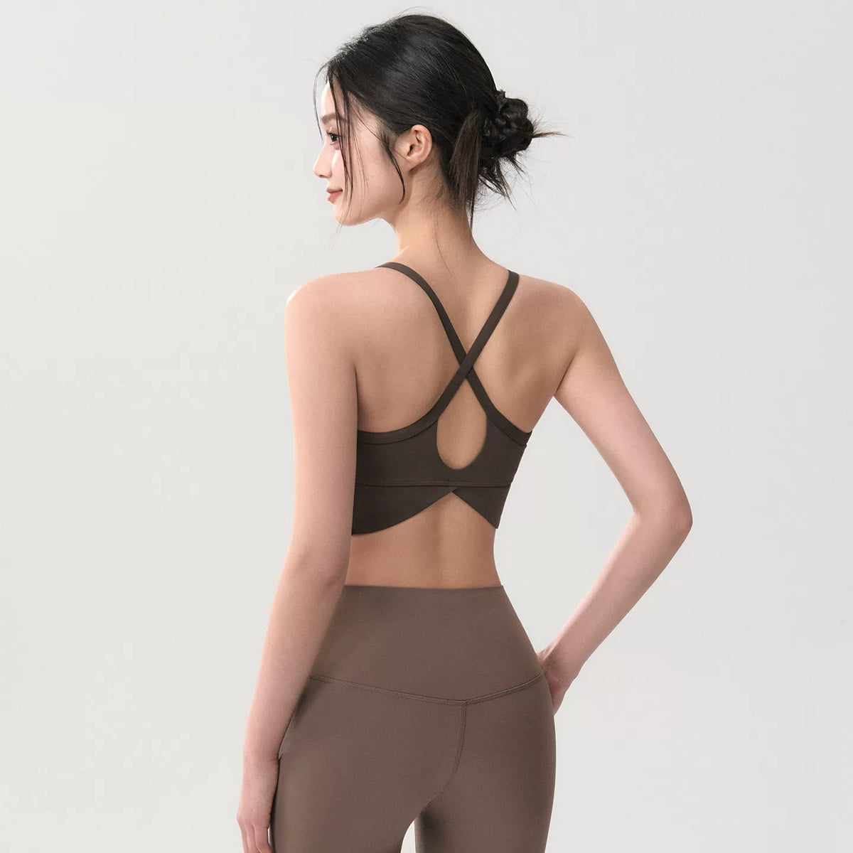 Brown / S