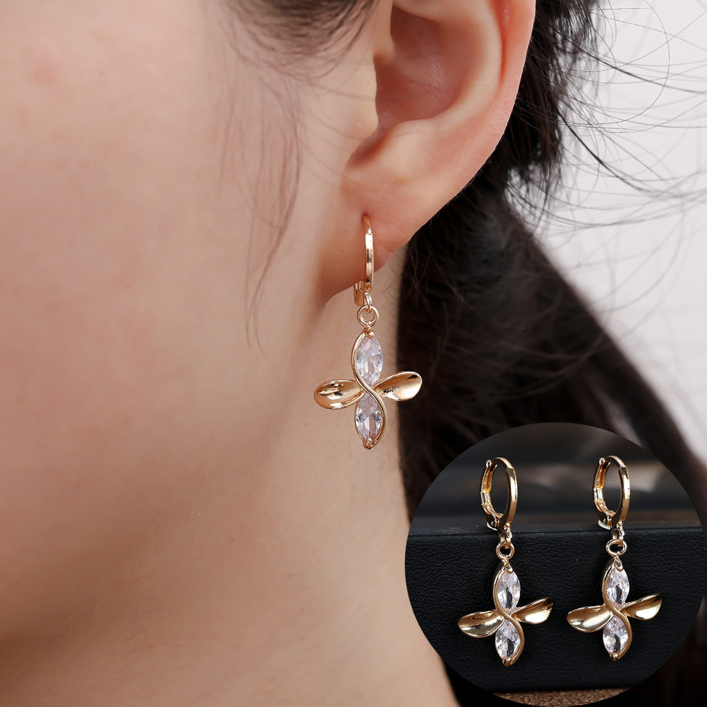 Hoop earrings by Yoshan, detail view 5