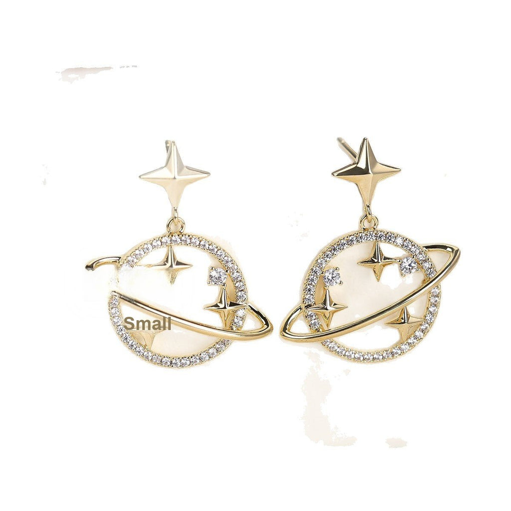 Minimalist stud earrings by Yoshan, detail view 6