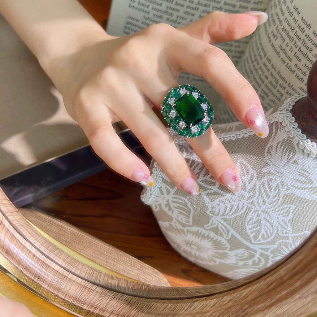 Statement jewelry set by Yoshan, detail view 3