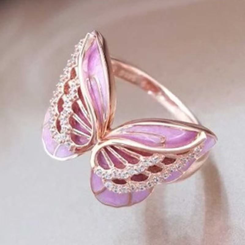 Drop earrings by Yoshan, detail view 3