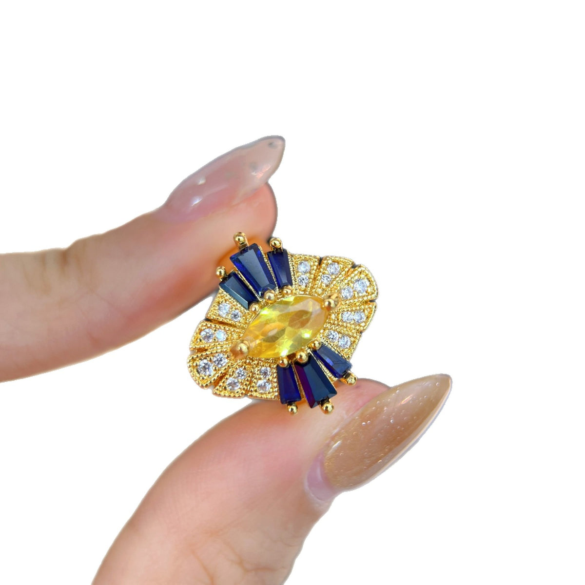Retro jewelry set by Yoshan, detail view 5