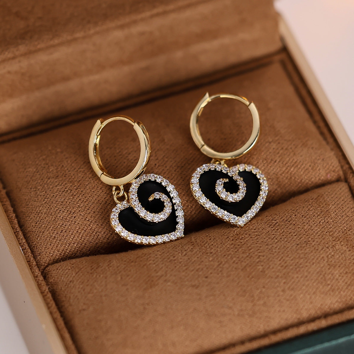 Hoop earrings by Yoshan, detail view 3
