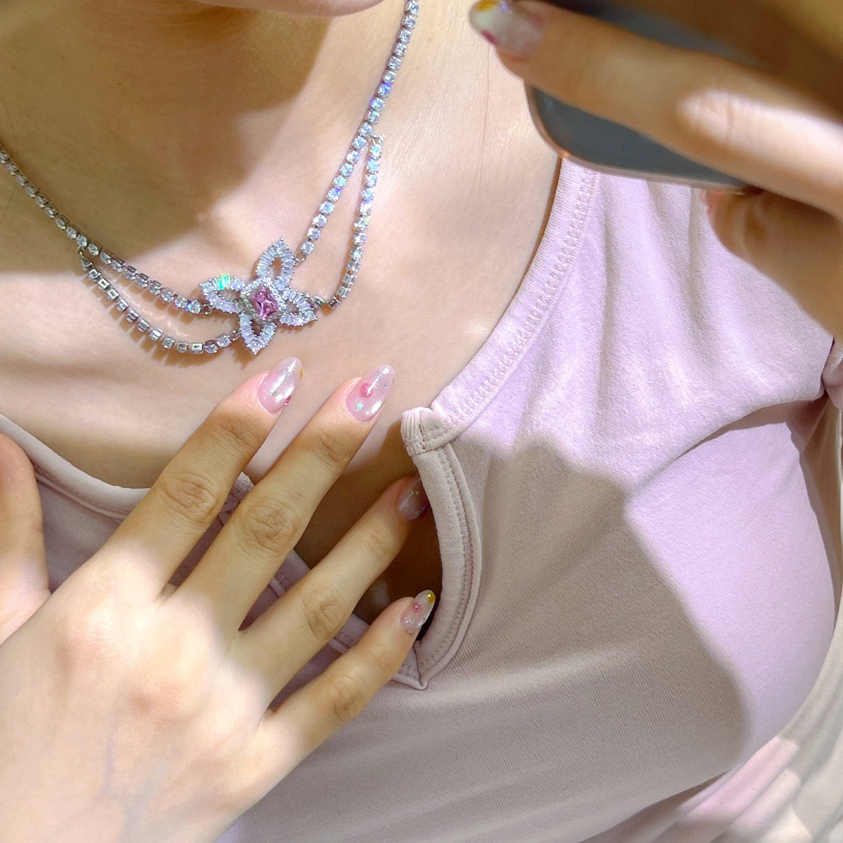 Pendant necklace by Yoshan, detail view 3