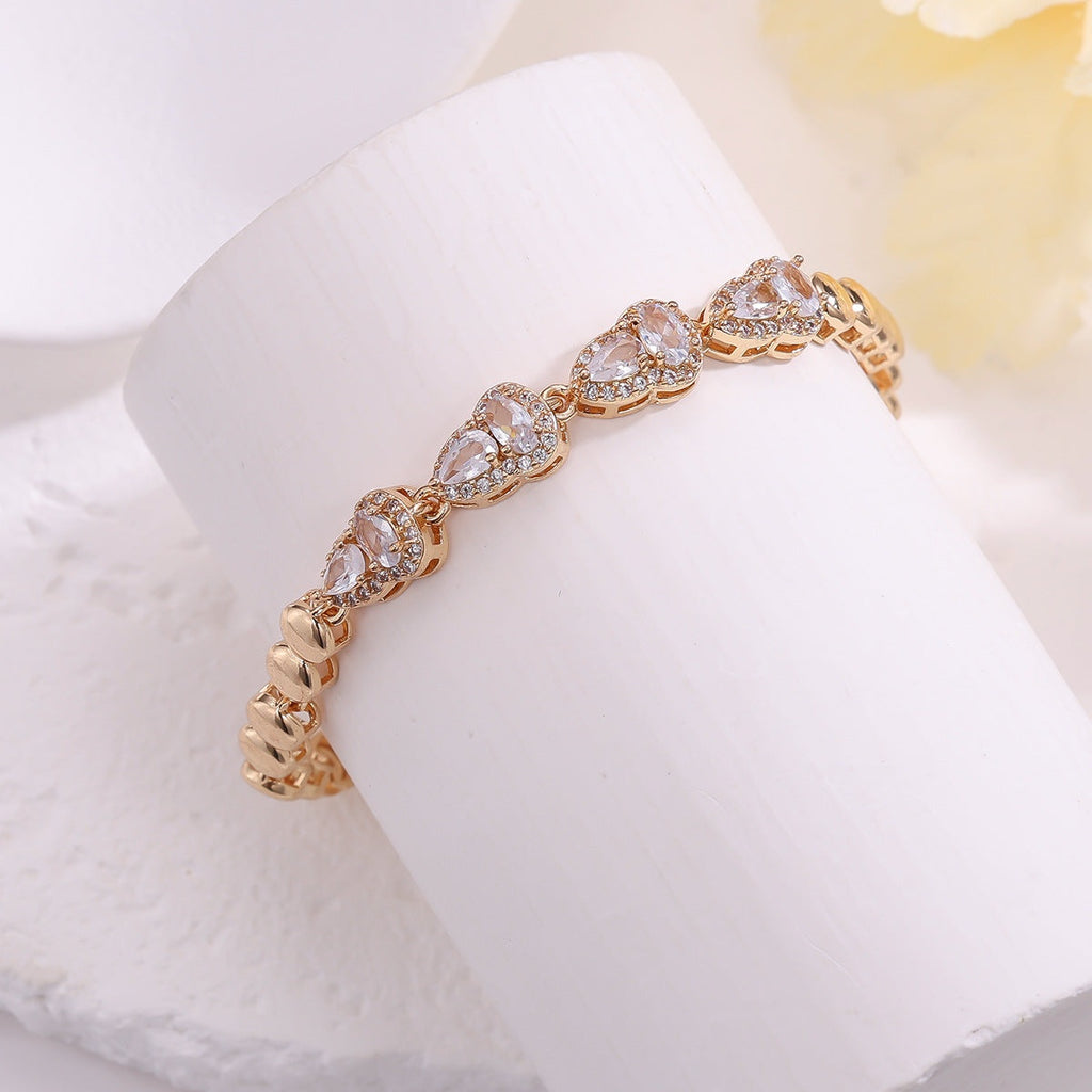 Cubic zirconia jewelry set by Yoshan, detail view 3
