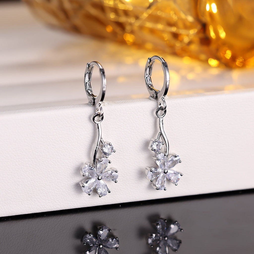 Cubic zirconia floral stud earrings by Yoshan, detail view 6