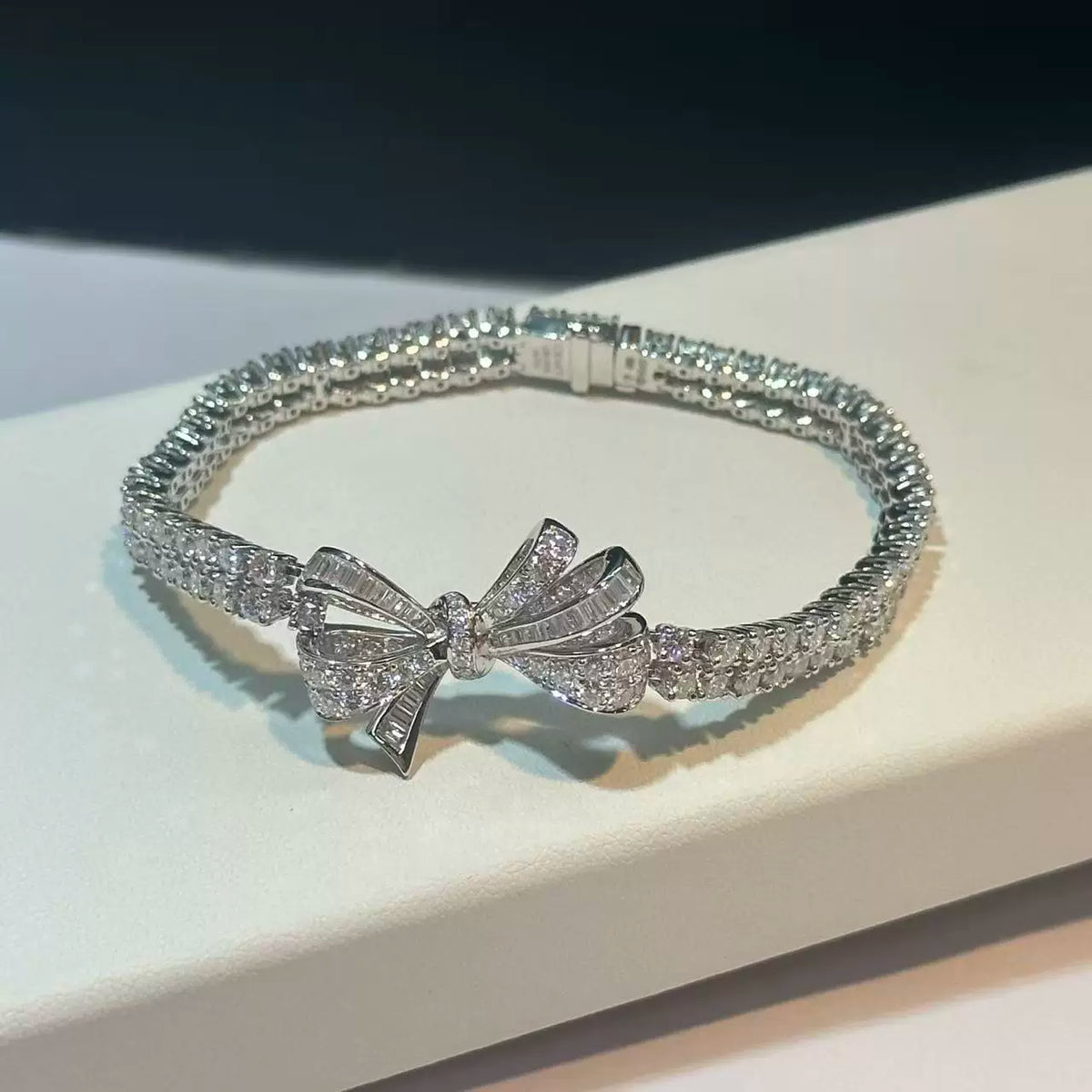 Bow cuff bracelet by Yoshan, detail view 2