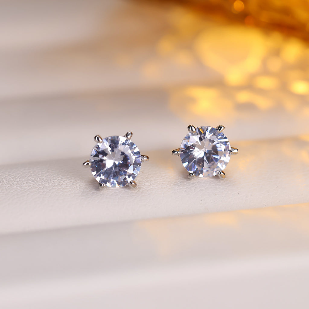 Stud earrings by Yoshan, detail view 4