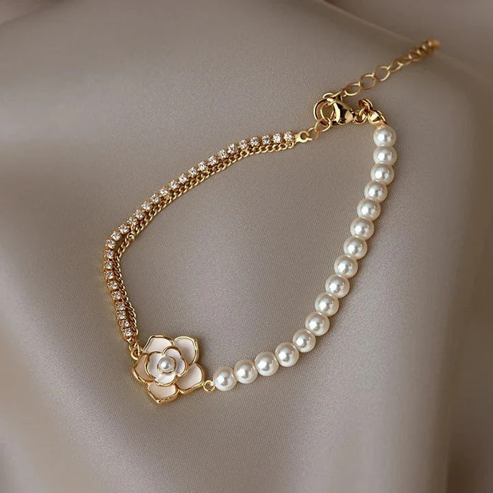 Pearl floral bracelet by Yoshan, detail view 2