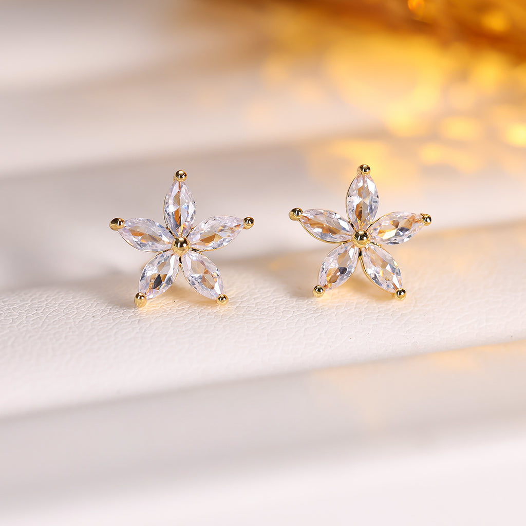 Floral stud earrings by Yoshan, detail view 4