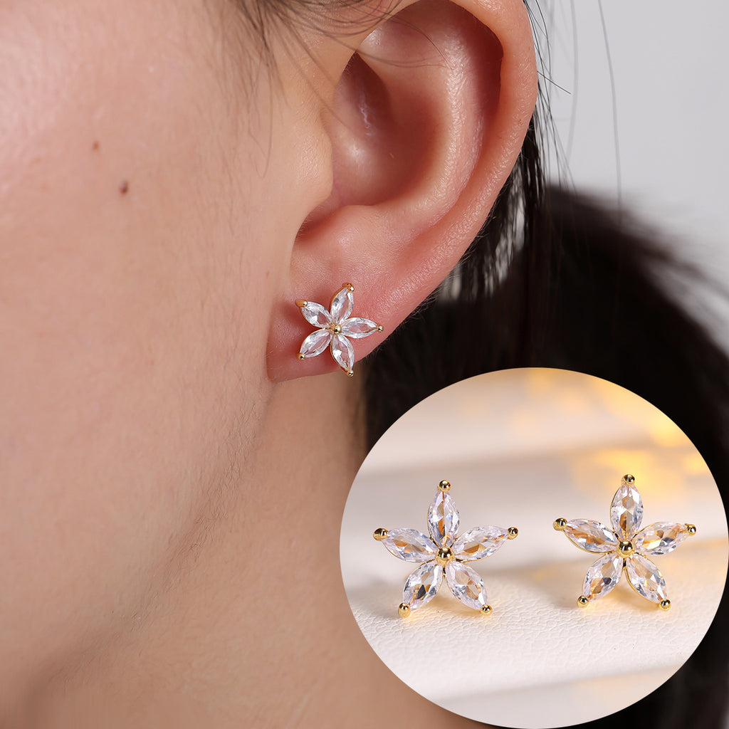 Floral stud earrings by Yoshan, detail view 7