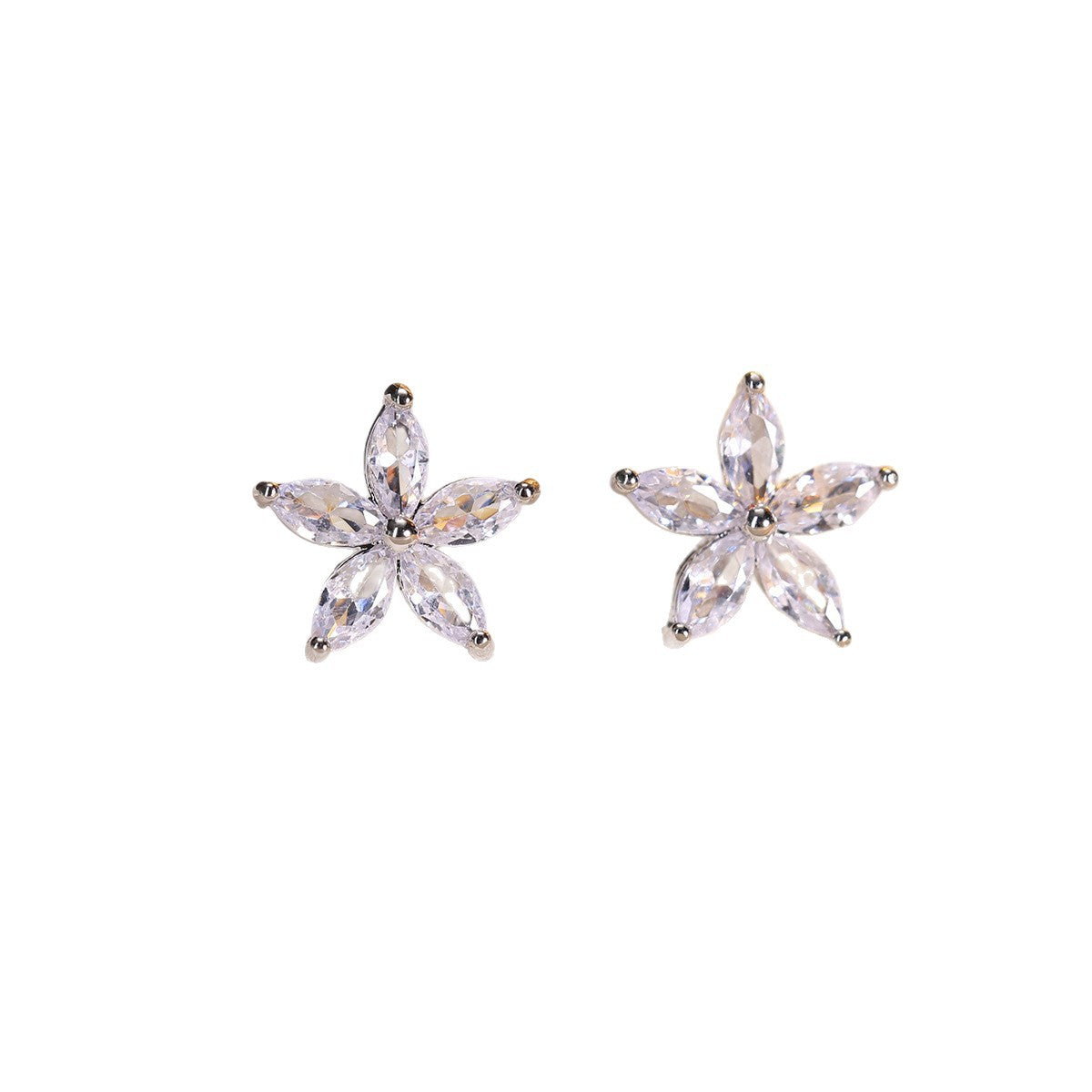 Floral stud earrings by Yoshan, detail view 8