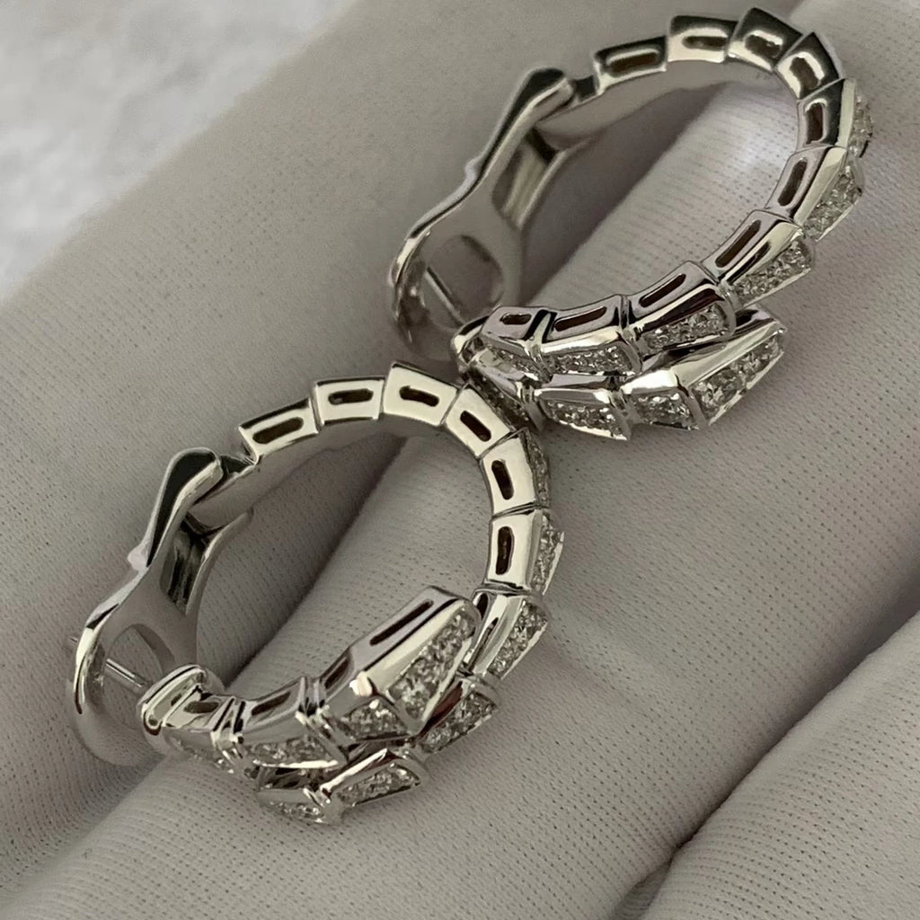 Drop earrings by Yoshan, detail view 3