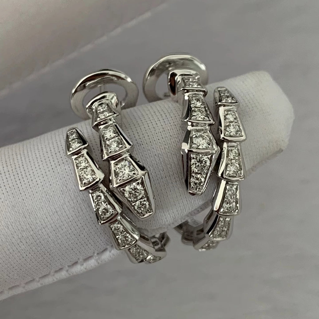 Drop earrings by Yoshan, detail view 6
