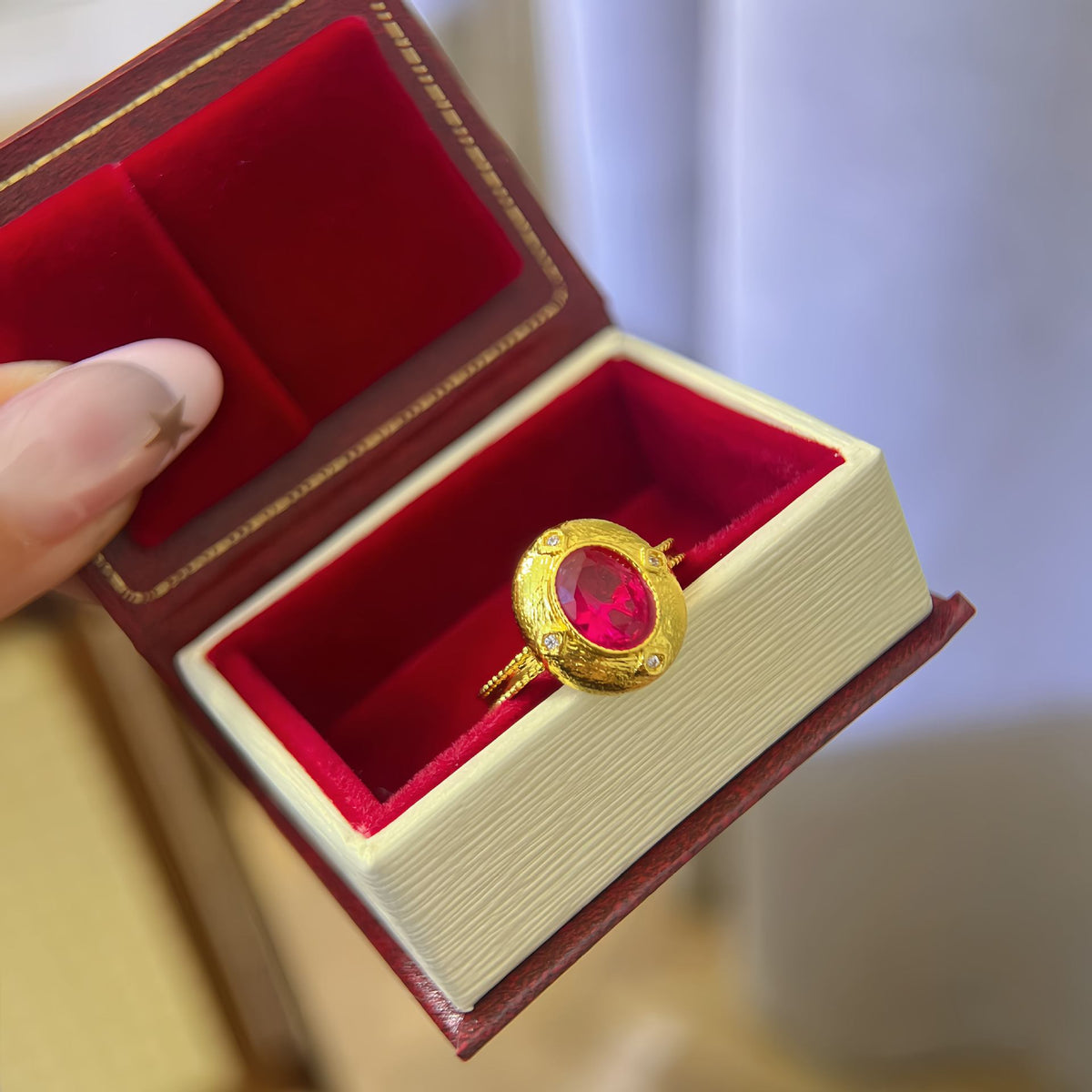 Retro ring by Yoshan, detail view 3