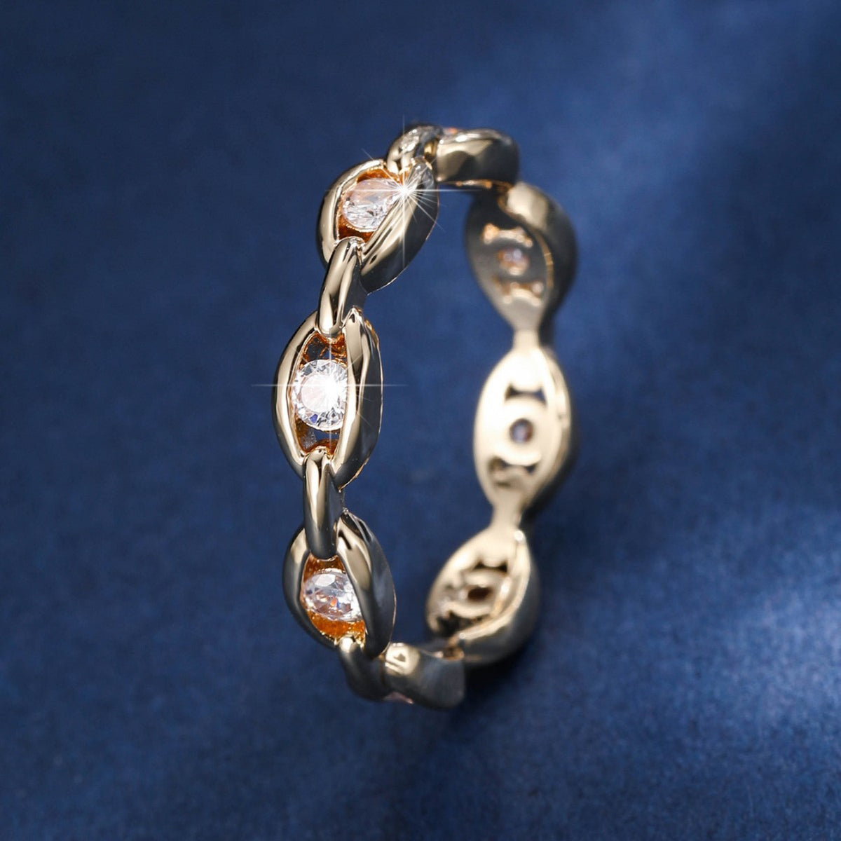 Cutout jewelry set by Yoshan, detail view 6