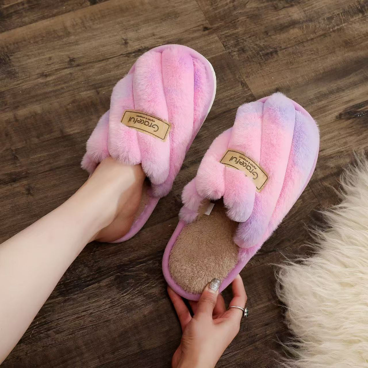 Women's Plush Chunky Sole Closed Toe Fleece-lined Soft Sole Slippers Outdoor Mules
