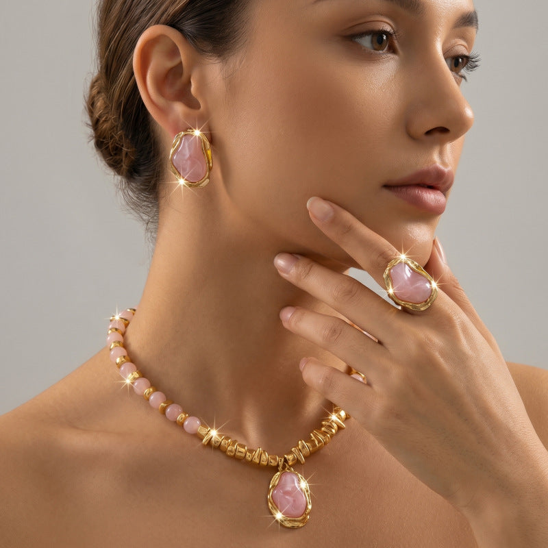 Faux pearl retro earrings by Yoshan, detail view 8