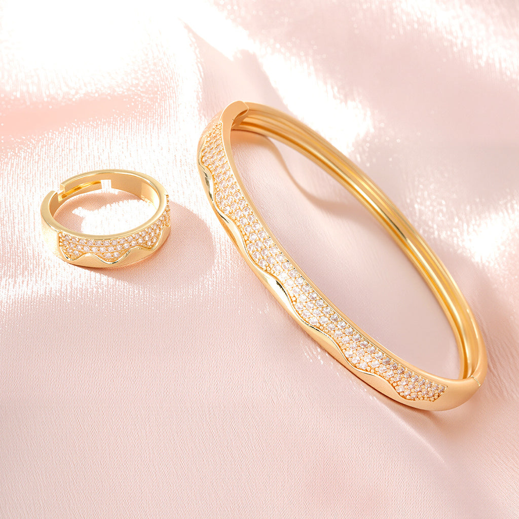 Cuff bracelet by Yoshan, detail view 5