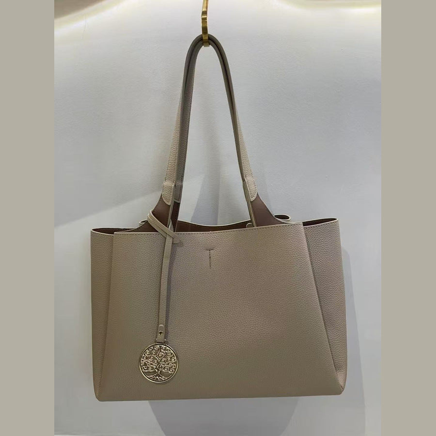 Women's Large-capacity Metal Underarm Bag Crossbody for Travel and Sightseeing Everyday Casual Streetwear Versatile Date Night Office