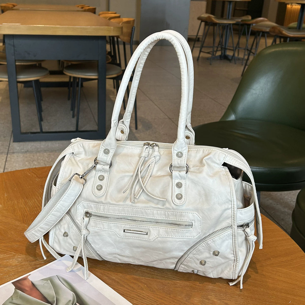 White (White)
