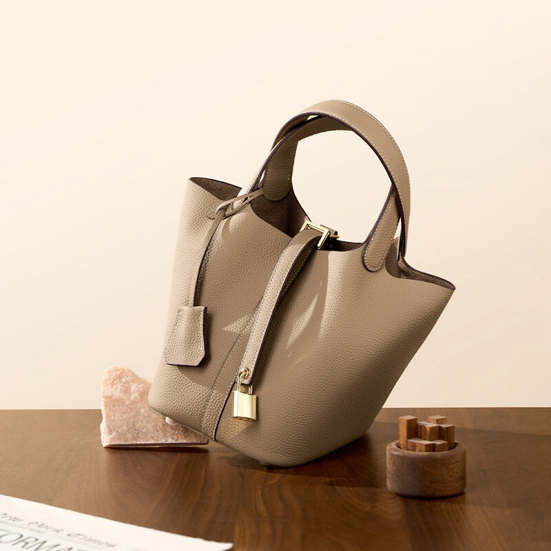 Women's Large-capacity Leather Bucket Bag Drawstring Shoulder Purse Hobo for Everyday Use Travel Work Premium Office School