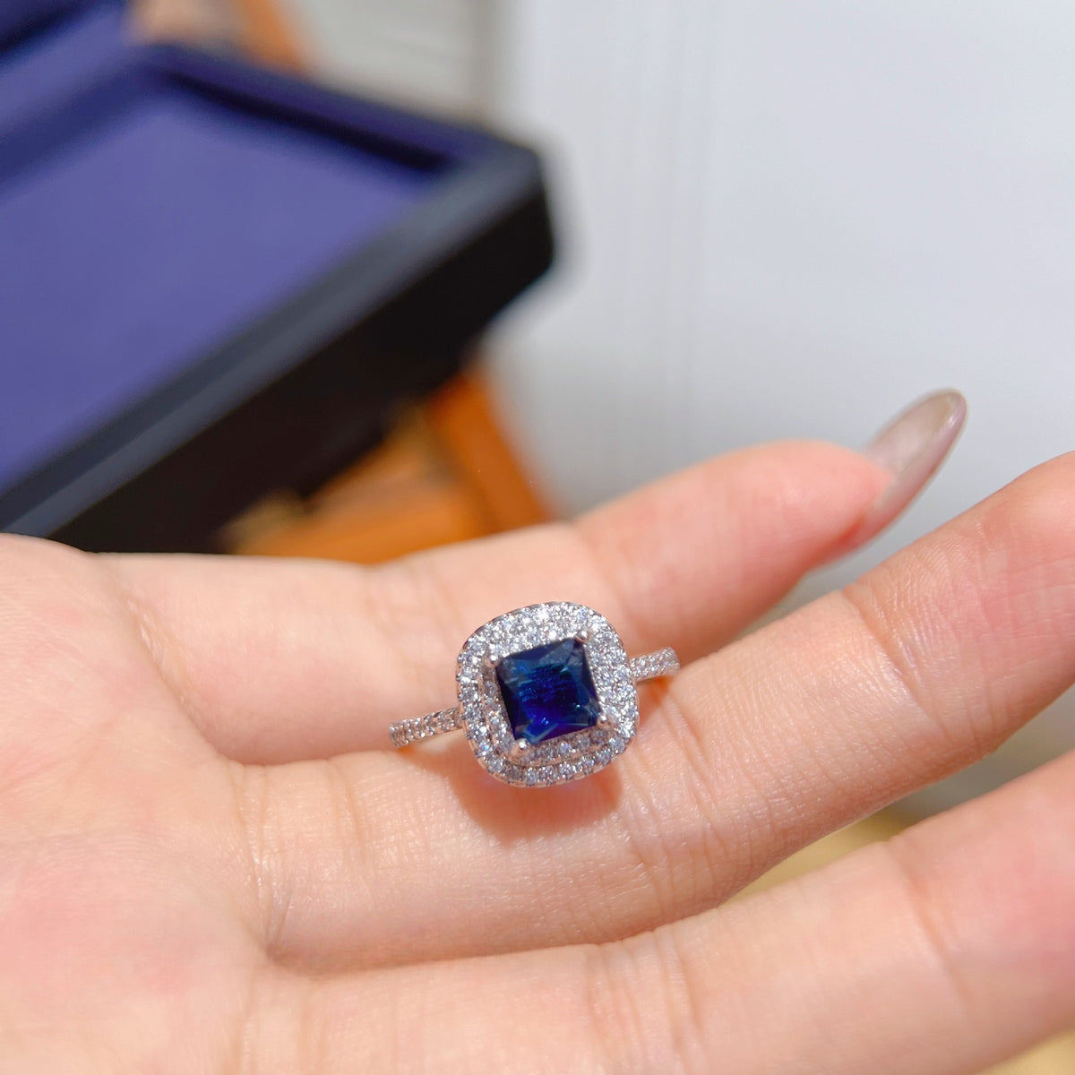 Cubic zirconia jewelry set by Yoshan, detail view 3