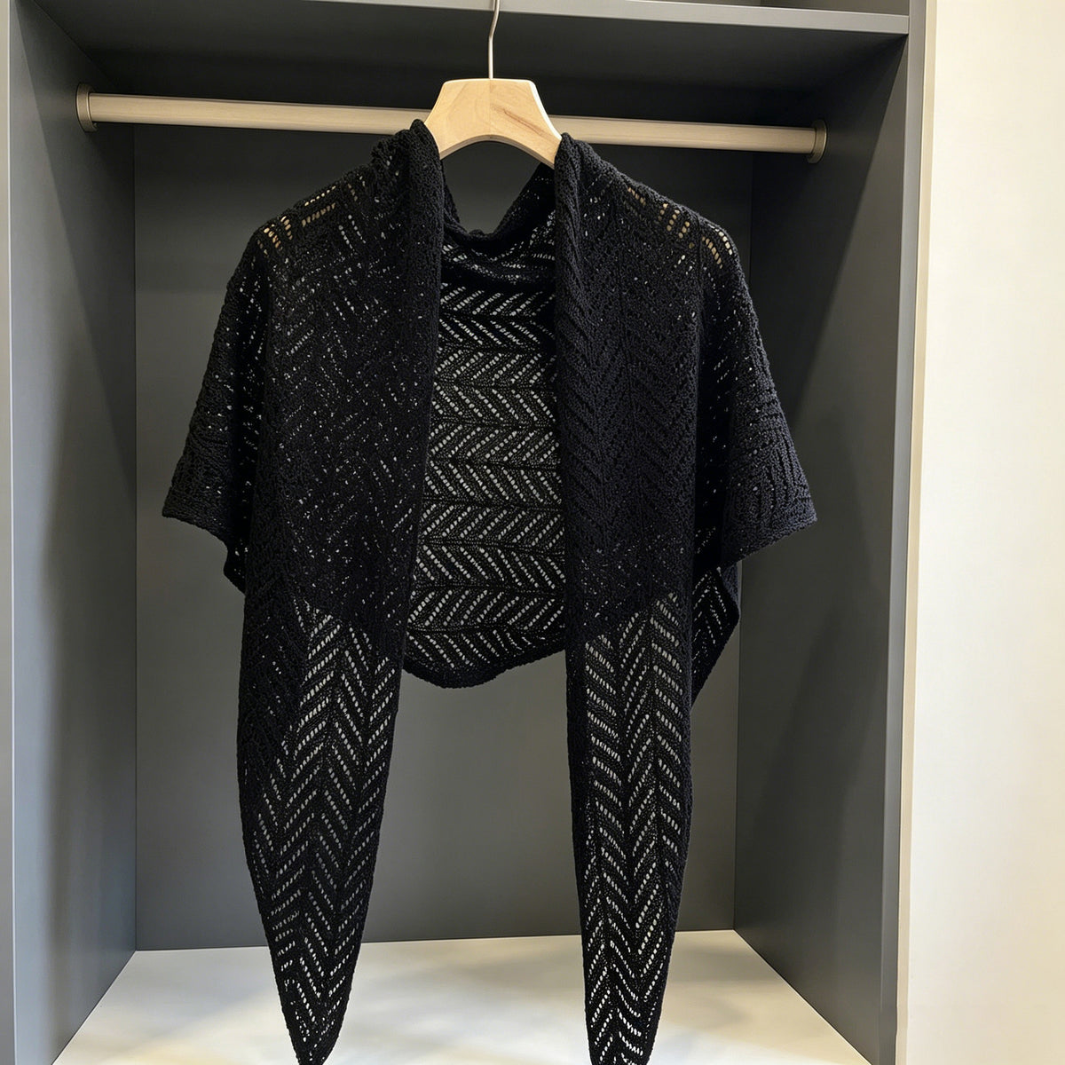 cutout -Black