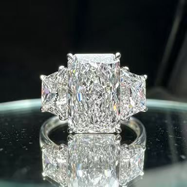 Cubic zirconia ring by Yoshan, detail view 3