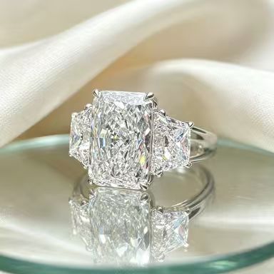 Cubic zirconia ring by Yoshan, detail view 4